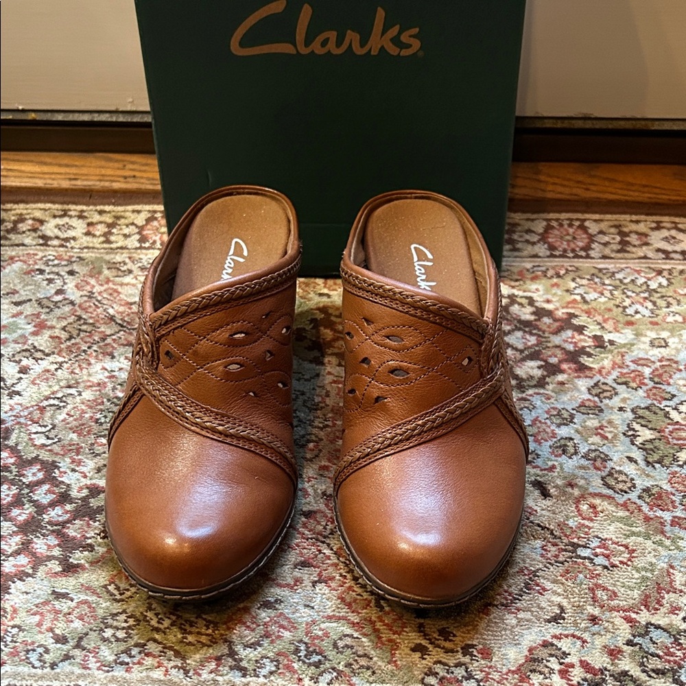 NEW Clarks Leather Slides for Women